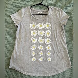 Maurice’s daisy graphic t-shirt.